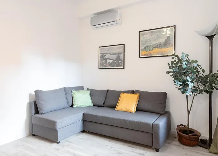 8 Min To Center - 400mt To Metroa, 4-6 Pax, 2 Bathrooms * Rome